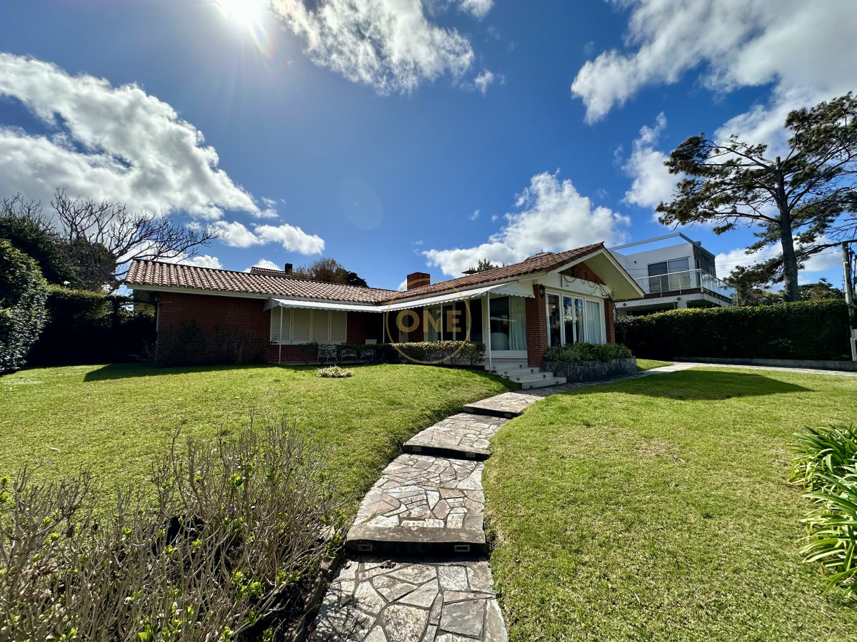 Casa ID.1970 - Casa en venta playa Mansa Punta del Este 