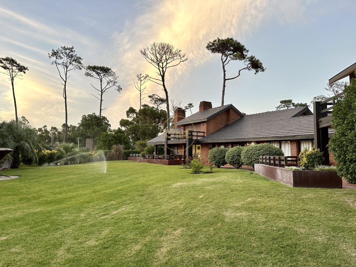 Casa ID.1657 - Casa en venta en Pinares Punta del Este 