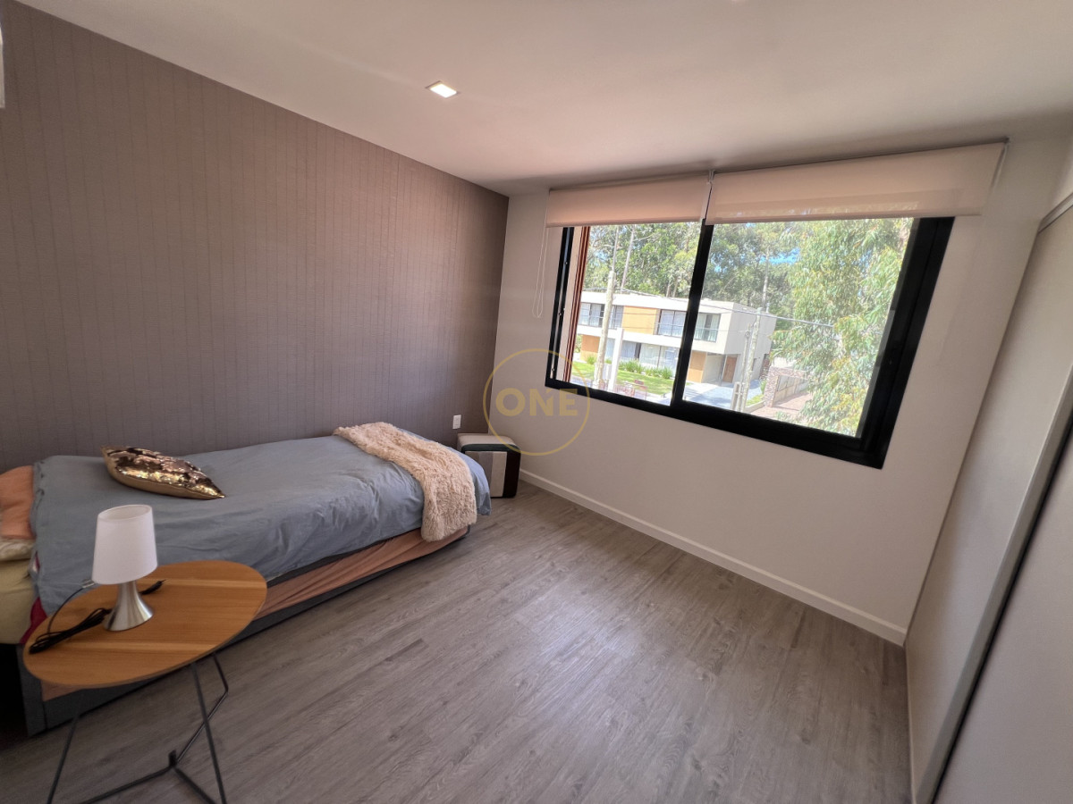 Casa ID.2031 - Sofisticada casa PH de 4 dormitorios en suite Solanas Country Punta Ballena en venta