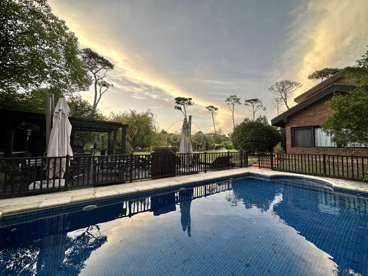 Casa ID.1657 - Casa en venta en Pinares Punta del Este 