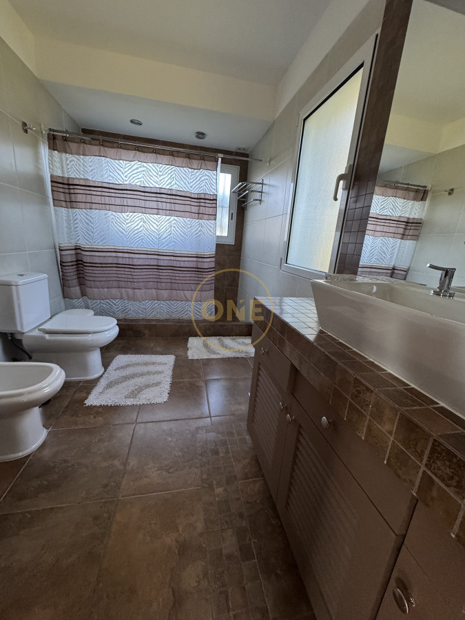 Casa ID.1745 - VENTA CASA 4 DORMITORIOS PUNTA BALLENA 