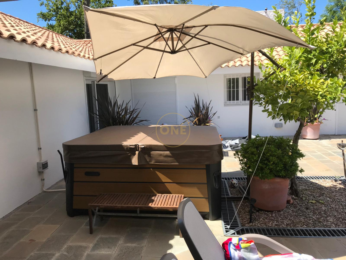 Casa ID.171 - Venta de Casa 5 DORMITORIOS con vista a cancha de Golf , Punta del este