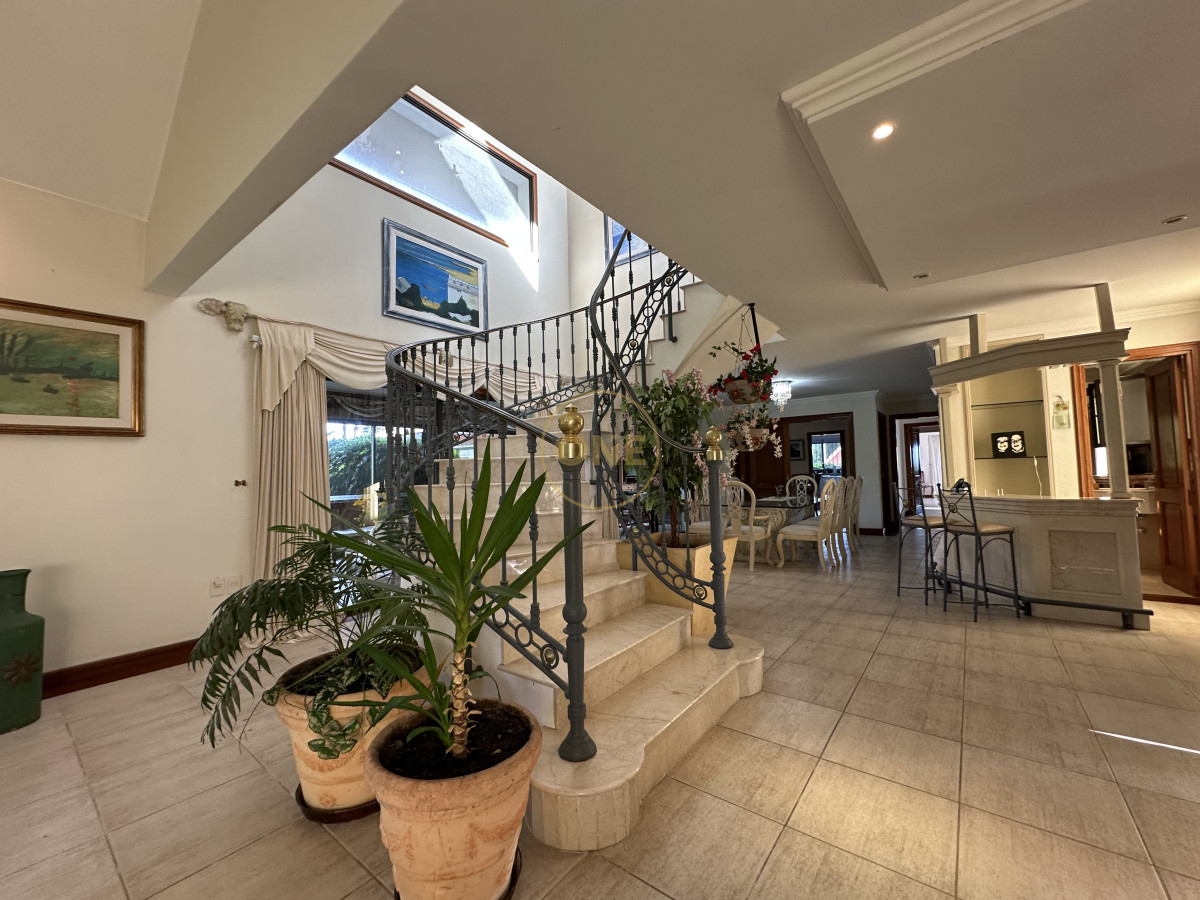 Casa ID.1696 - Casa en venta playa Mansa 7 dormitorios Punta del Este 