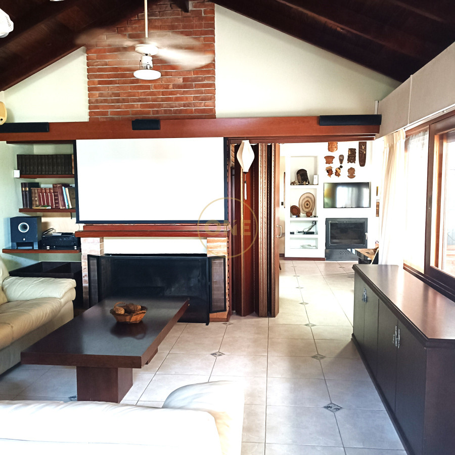 Casa ID.1588 - Casa en Venta en barrio Country de Piriápolis 