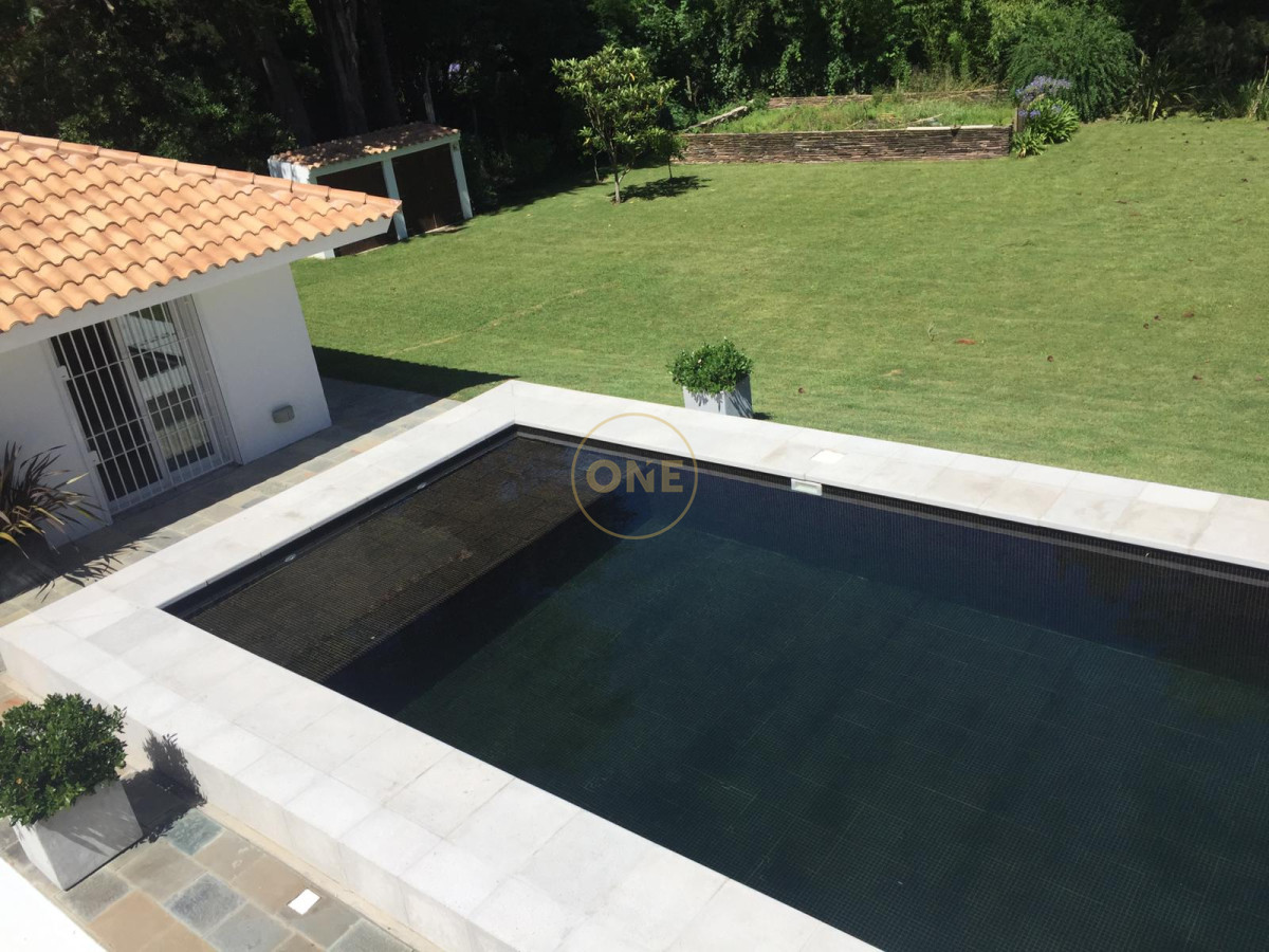 Casa ID.171 - Venta de Casa 5 DORMITORIOS con vista a cancha de Golf , Punta del este