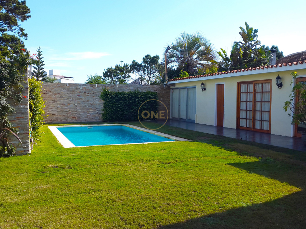 Casa ID.2257 - Gran casa en playa mansa