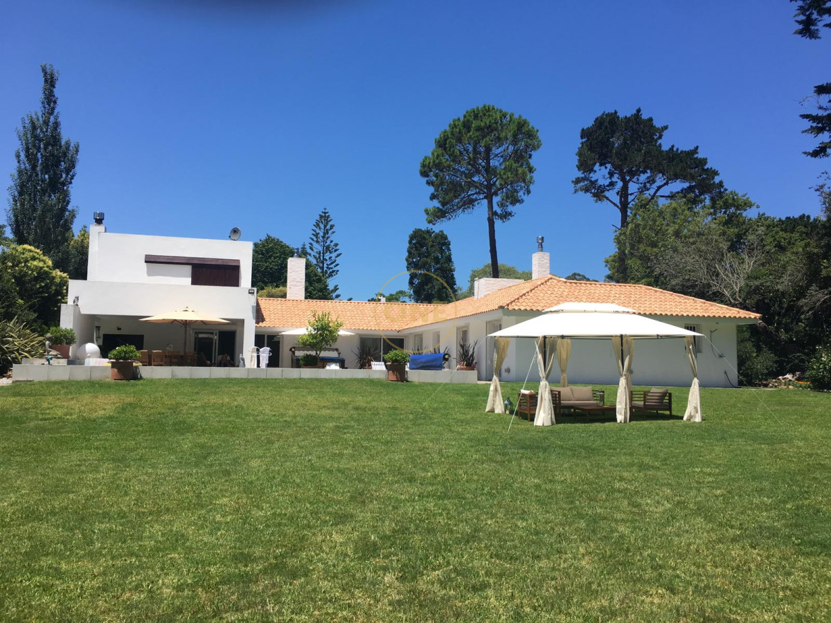 Casa ID.171 - Venta de Casa 5 DORMITORIOS con vista a cancha de Golf , Punta del este