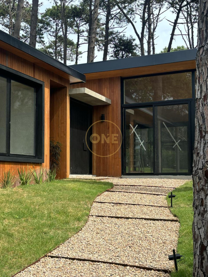 Casa ID.1576 - venta Casa a estrenar de 4 dormitorios en Rincón del Indio Punta del Este