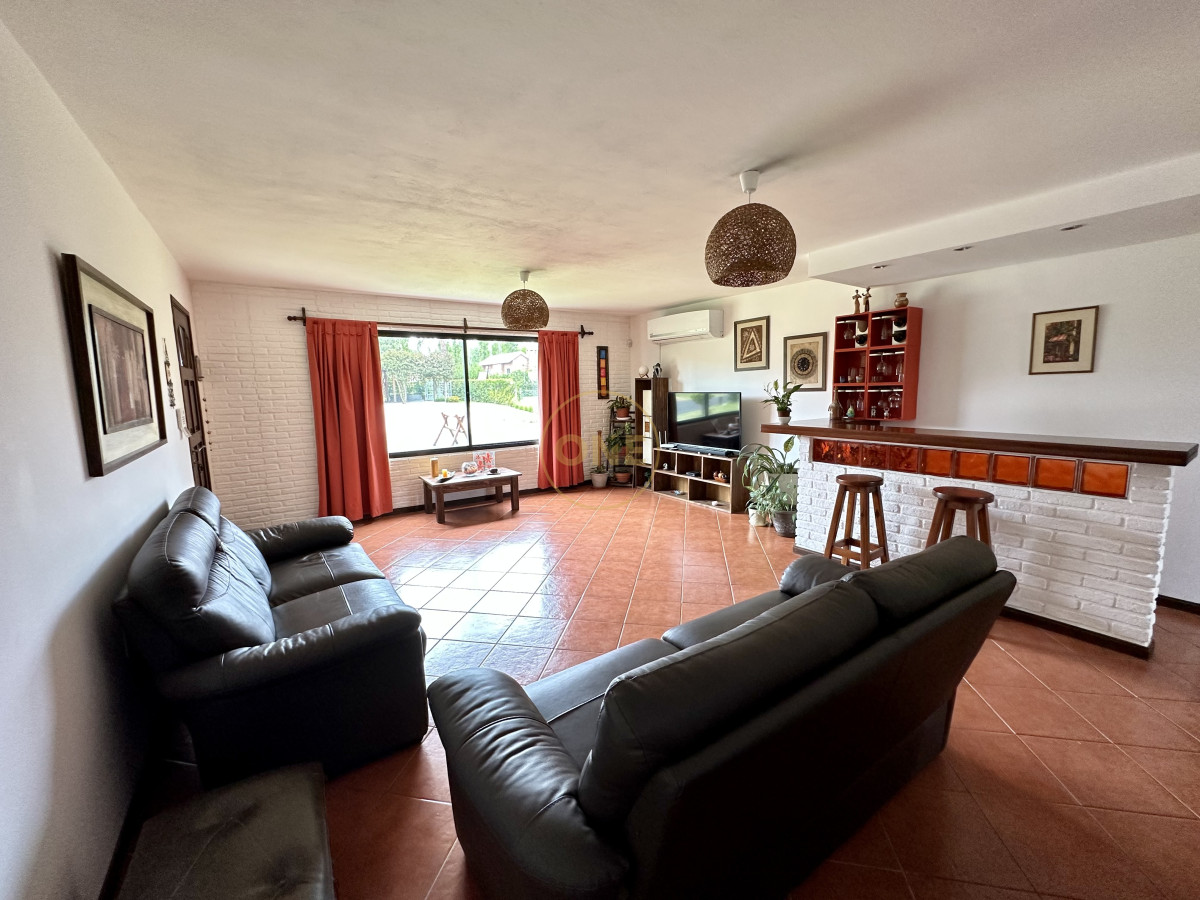 Casa ID.1971 - Casa en venta Barrio Privado La Residence Zona Colegios 