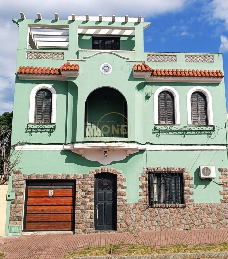 Casa ID.1435 - Casona en venta en el Centro de Piriápolis - Ex Liceo 
