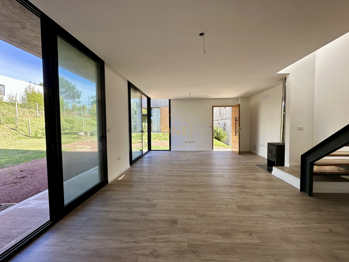 Casa ID.1710 - Casa en venta en playa Mansa Punta del Este 