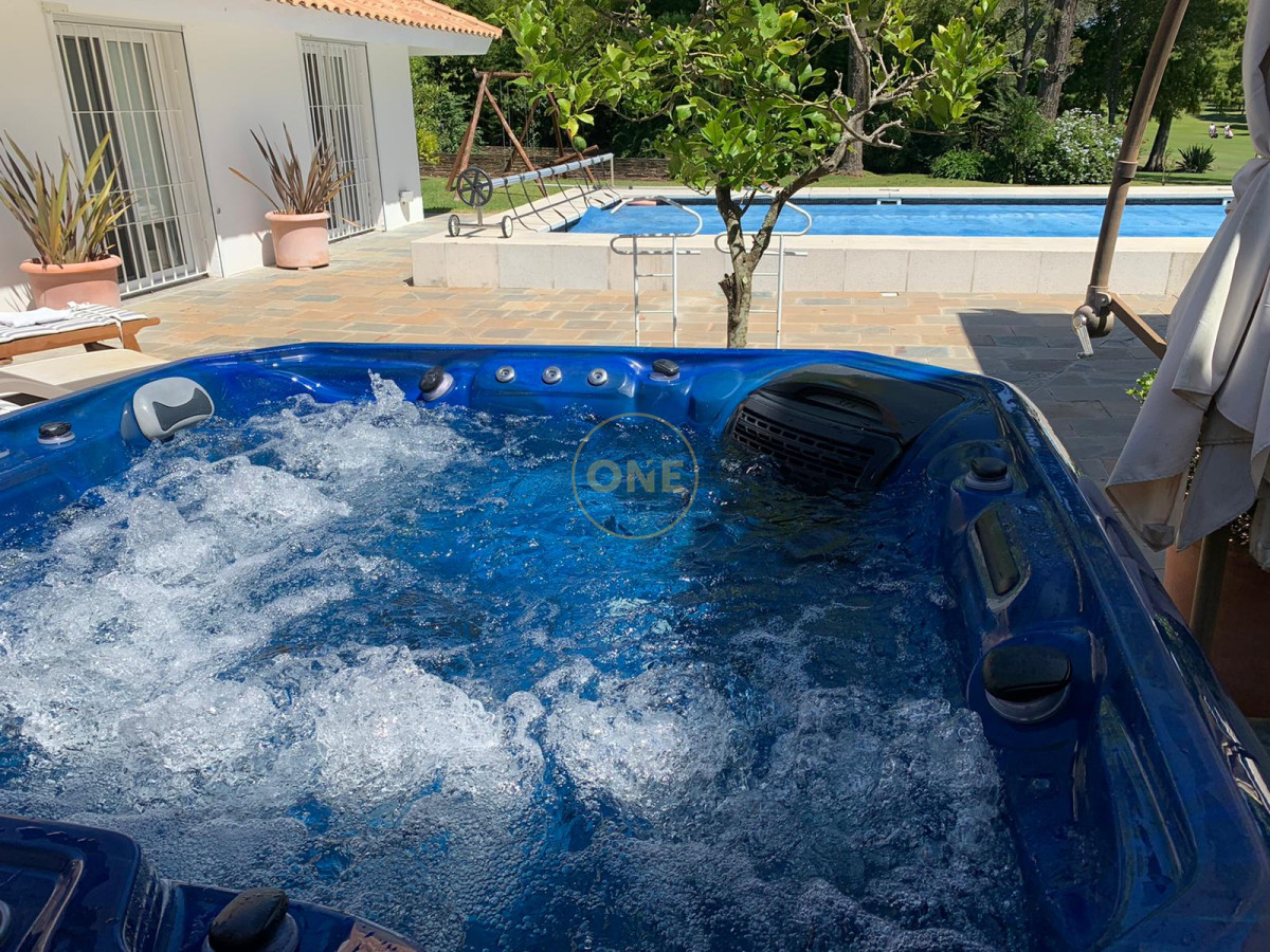 Casa ID.171 - Venta de Casa 5 DORMITORIOS con vista a cancha de Golf , Punta del este