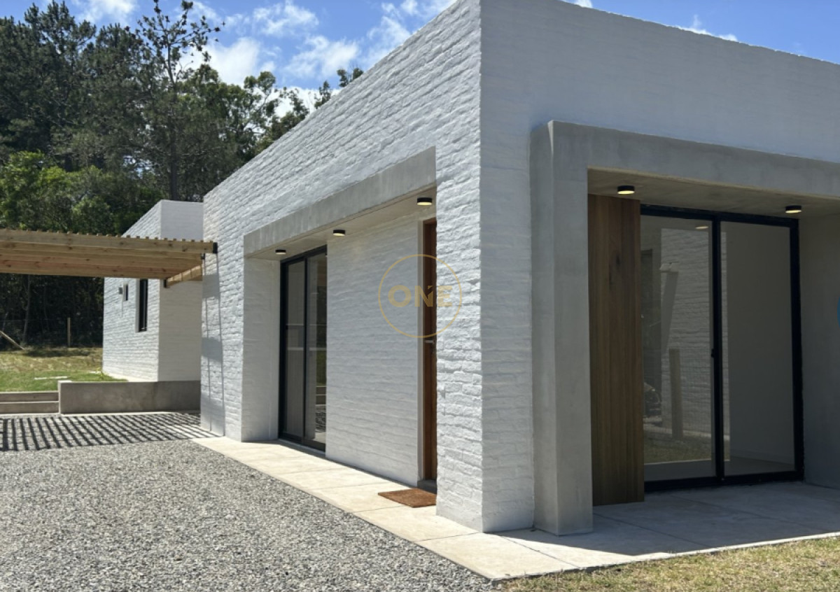 Casa ID.1649 - Casa en venta 2 dormitorios a estrenar Punta Colorada Piriápolis