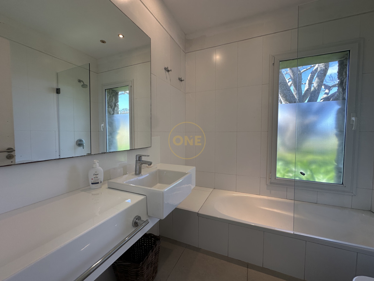 Casa ID.1950 - Casa en Alquiler por temporada de 5 Dormitorios Pueblo Mio Manantiales 