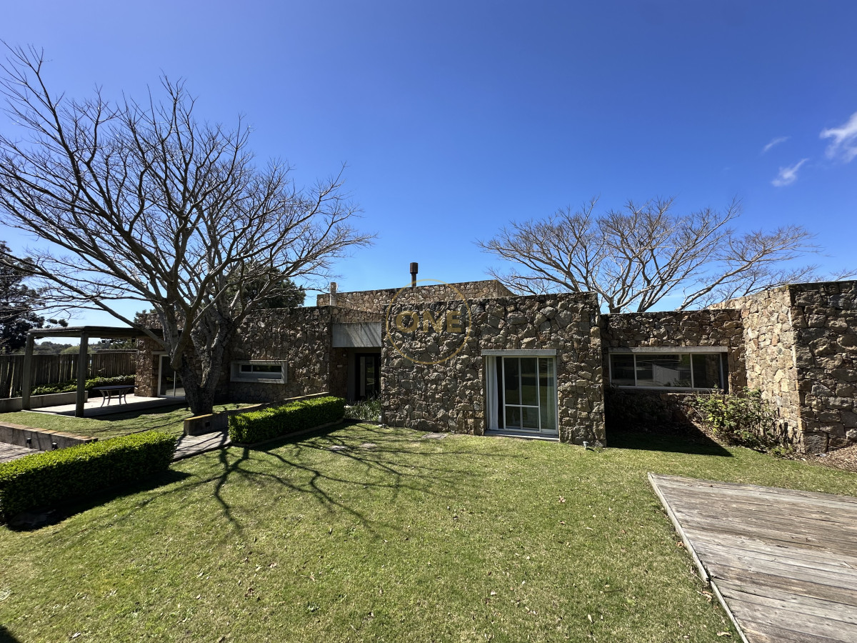 Casa ID.1950 - Casa en Alquiler por temporada de 5 Dormitorios Pueblo Mio Manantiales 