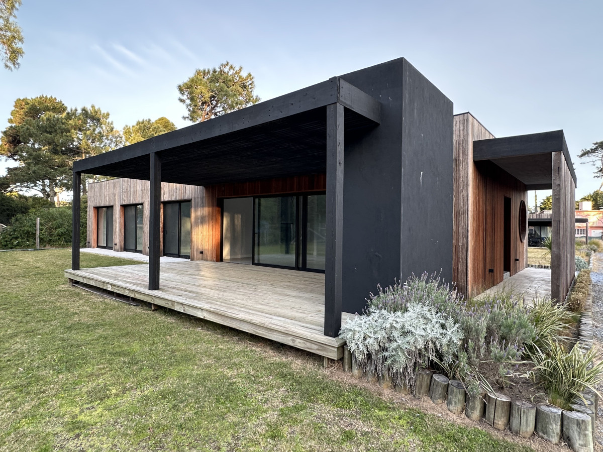 Casa a estrenar en venta zona colegios Punta del Este 