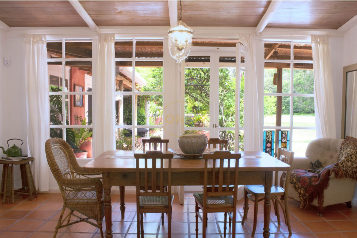 Chacra ID.2047 - Chacra colonial con piscina en Camino Lussich -           Country Estate with colonial cottage house