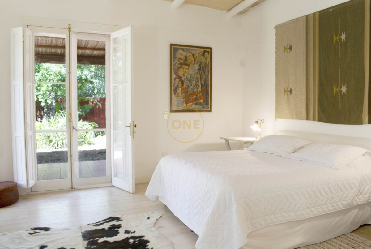 Chacra ID.2047 - Chacra colonial con piscina en Camino Lussich -           Country Estate with colonial cottage house