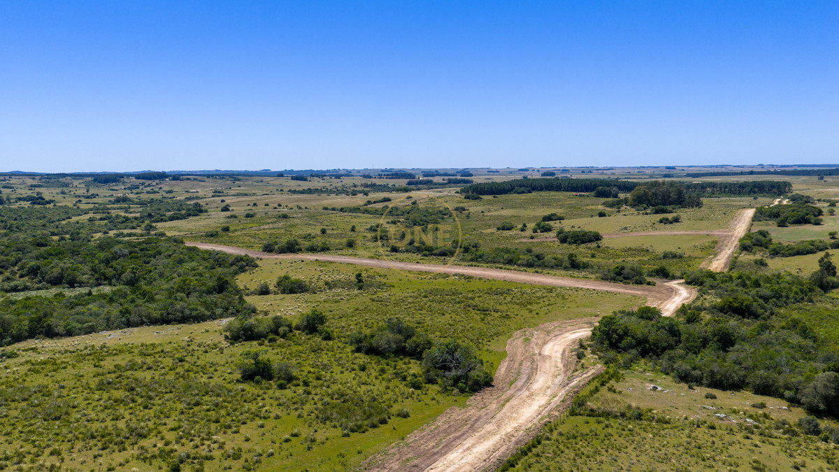 Chacra ID.2148 - Mirador de Garzón:  10 Chacras de 3 hectáreas en entorno exclusivo con seguridad