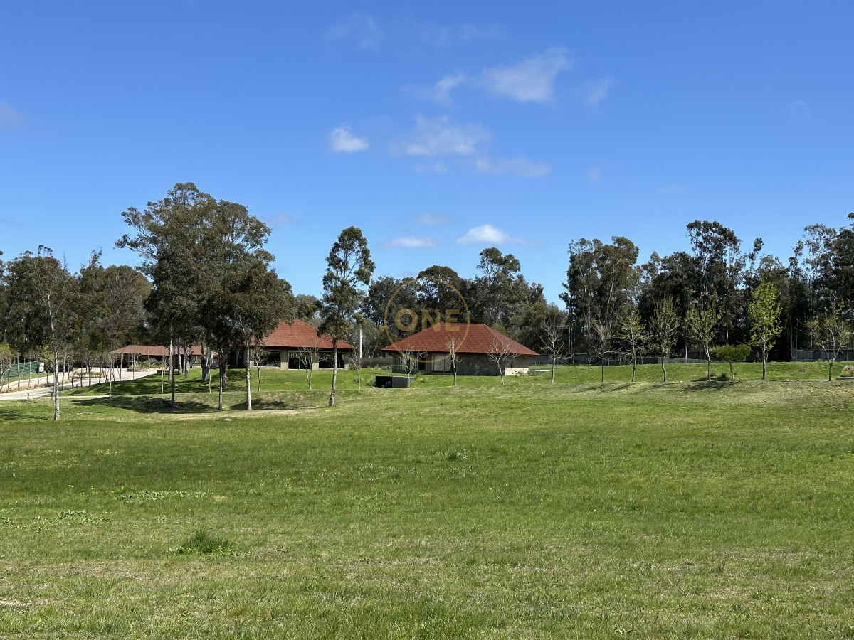 Terreno ID.1941 - Pueblomio Chacras Del Golf Lote En Venta Sobre Lago 