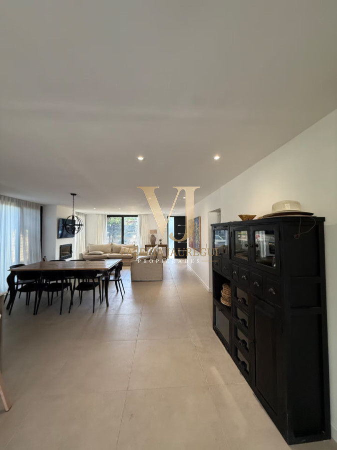 Casa ID.994 - Casa en alquiler 4 dormitorios La Barra