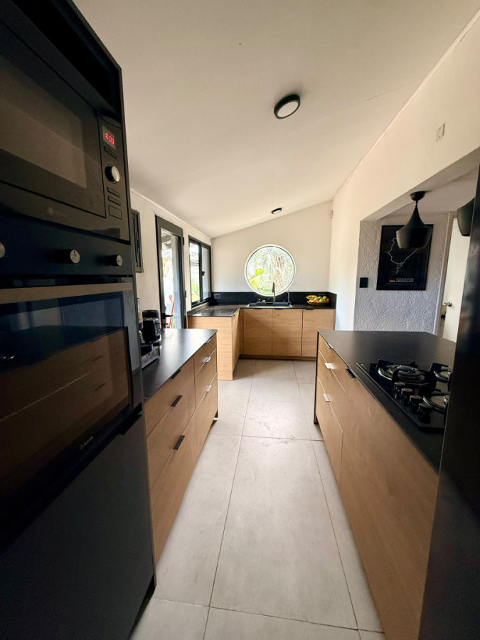Casa ID.6343 - Casa en venta - 5 Dormitorios Balneario Buenos Aires