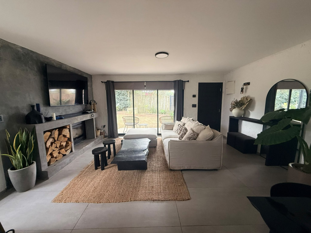 Casa ID.6343 - Casa en venta - 5 Dormitorios Balneario Buenos Aires
