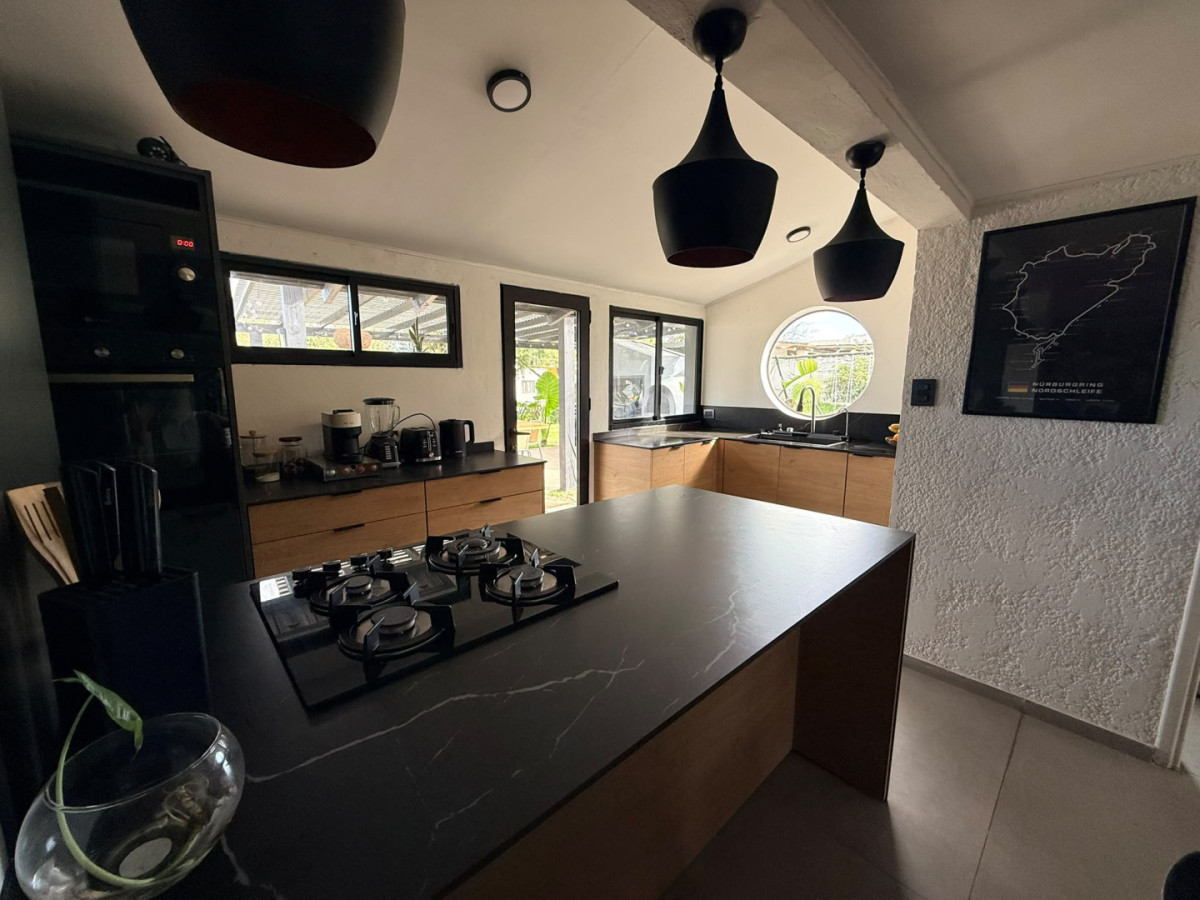 Casa ID.6343 - Casa en venta - 5 Dormitorios Balneario Buenos Aires