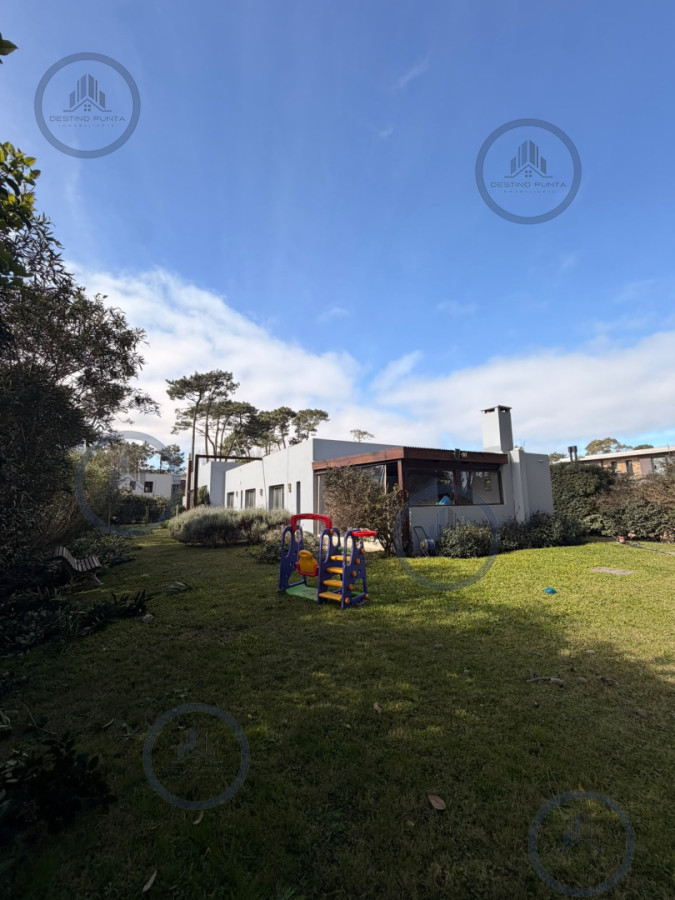 Casa ID.3289 - Casa el La Arbolada - El barrio mas consolidado de Punta del Este