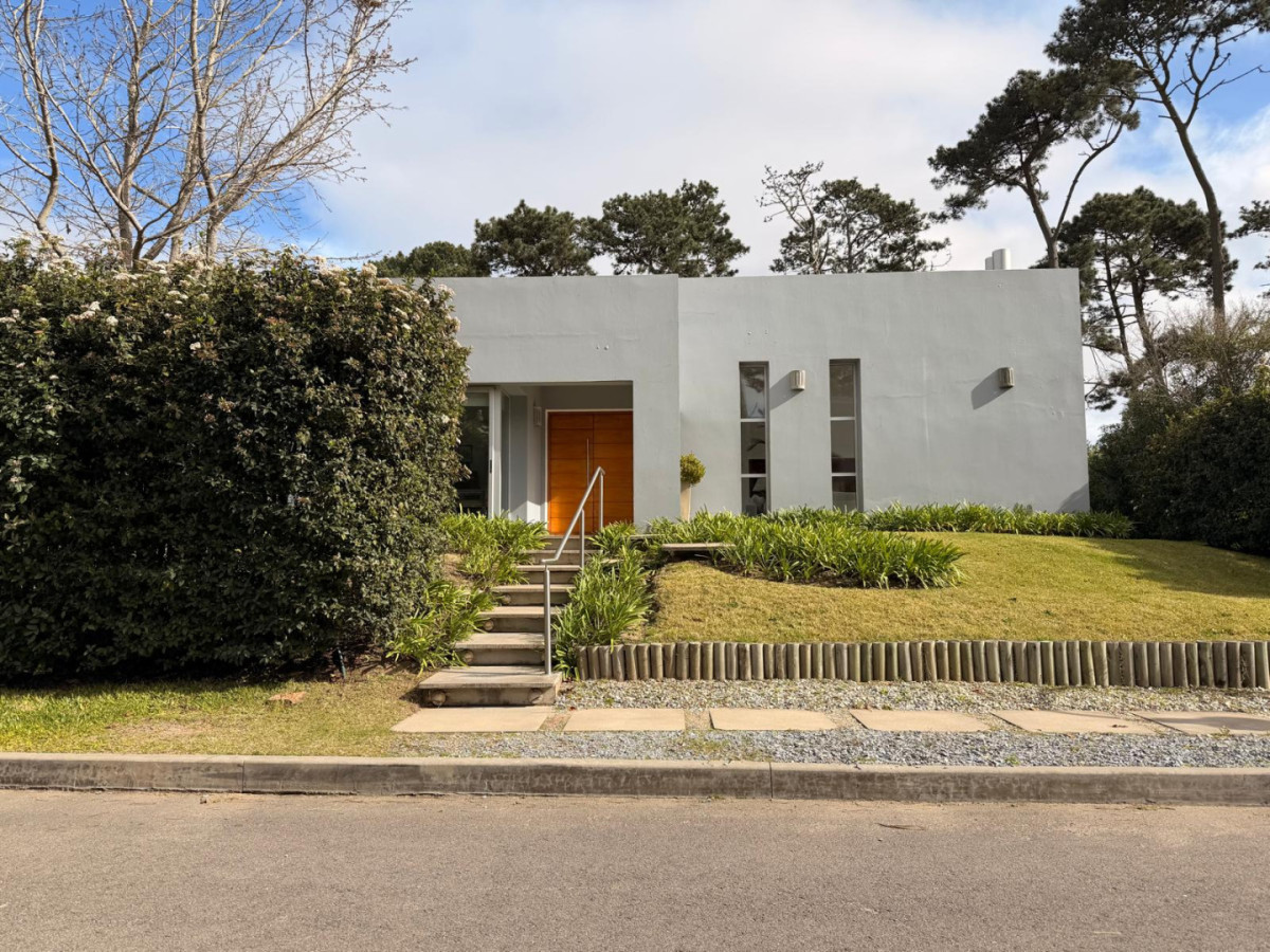 Casa el La Arbolada - El barrio mas consolidado de Punta del Este