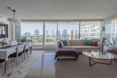 Esquinero Alto piso en Torre ONE