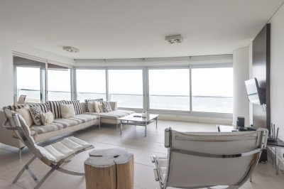 Le Parc  Esquinero de 3 Suites + Dependencia