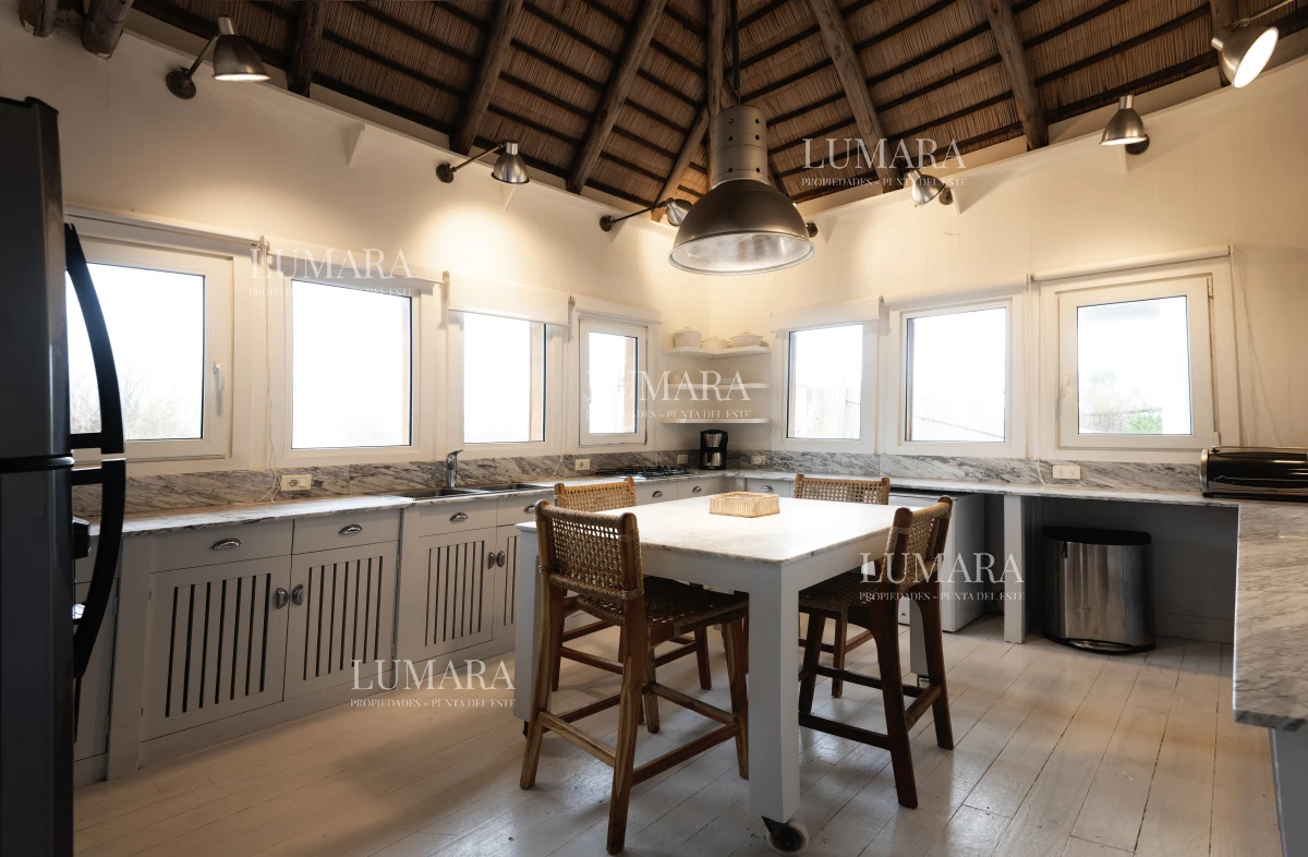 Casa ID.2170 - CASA EN EL PUEBLO DE JOSÉ IGNACIO SOBRE EL MAR