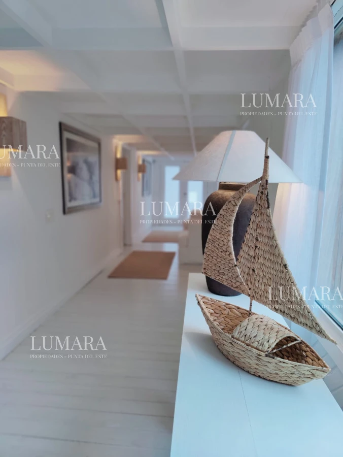 Casa ID.2170 - CASA EN EL PUEBLO DE JOSÉ IGNACIO SOBRE EL MAR