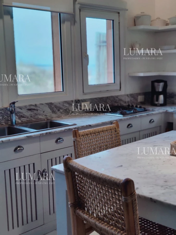 Casa ID.2170 - CASA EN EL PUEBLO DE JOSÉ IGNACIO SOBRE EL MAR