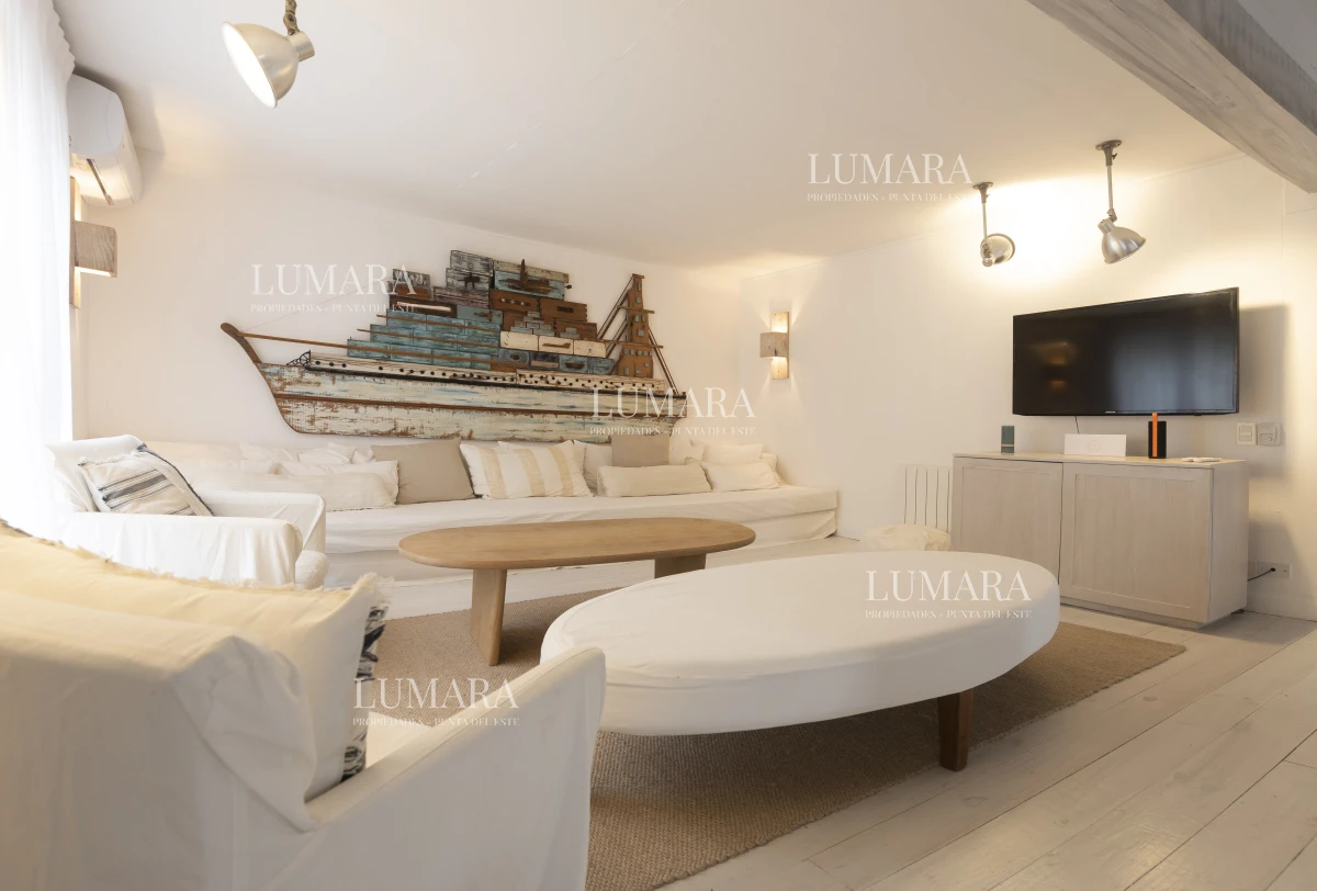 Casa ID.2170 - CASA EN EL PUEBLO DE JOSÉ IGNACIO SOBRE EL MAR
