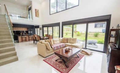 CASA EN SAN RAFAEL A ESTRENAR