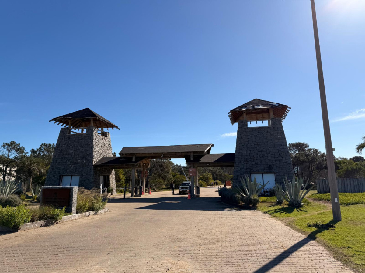 Espectacular Casa Moderna de 4 Dormitorios con Piscina Climatizada en Laguna Escondida, José Ignacio