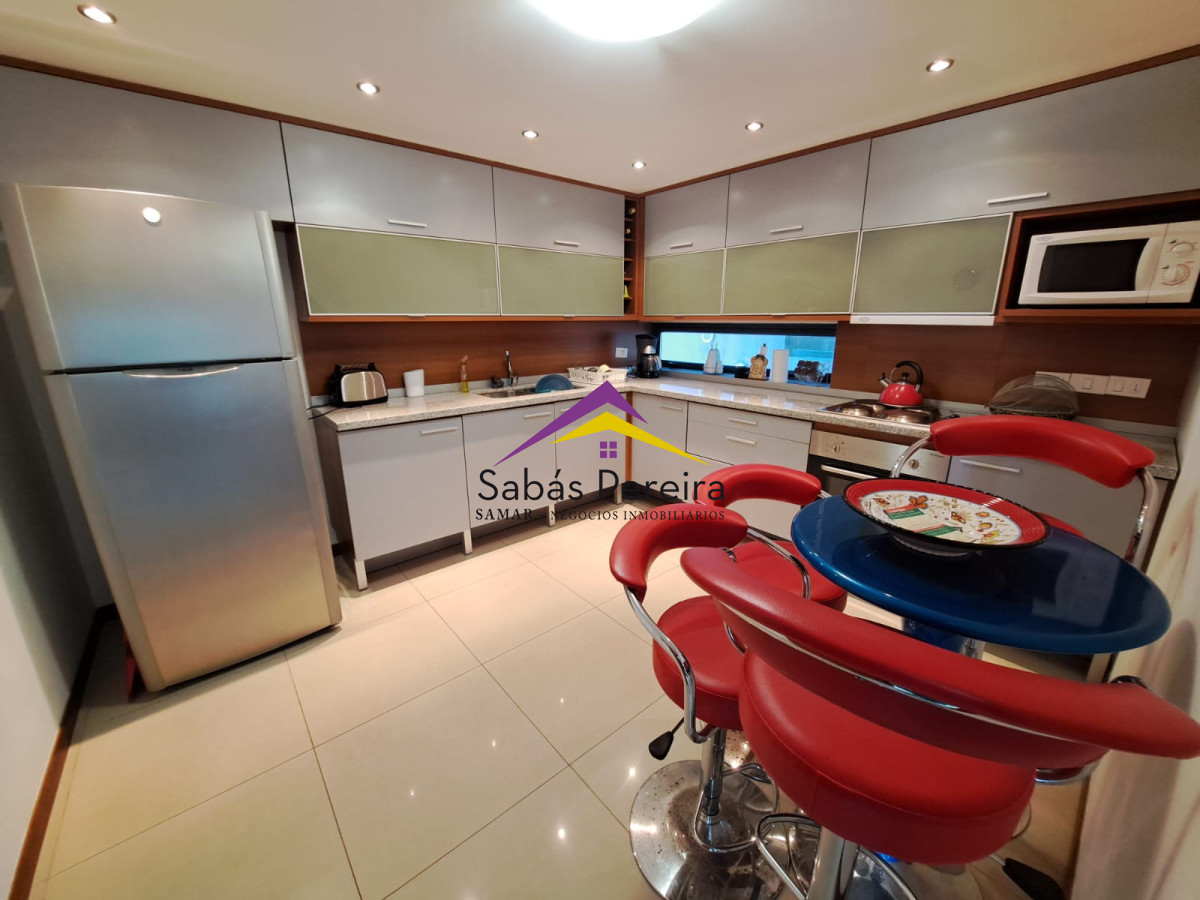 Apartamento ID.37873 - Venta de apartamento de 3 dormitorios en torre de categoría