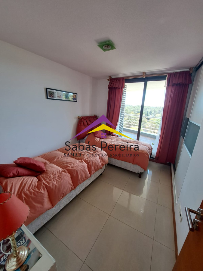 Apartamento ID.37873 - Venta de apartamento de 3 dormitorios en torre de categoría