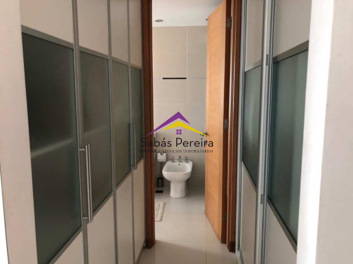 Apartamento ID.41711 - Apartamento en Torre de Categoría a pasos de Enjoy - Playa Mansa, Punta del Este