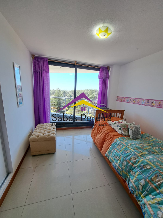 Apartamento ID.37873 - Venta de apartamento de 3 dormitorios en torre de categoría