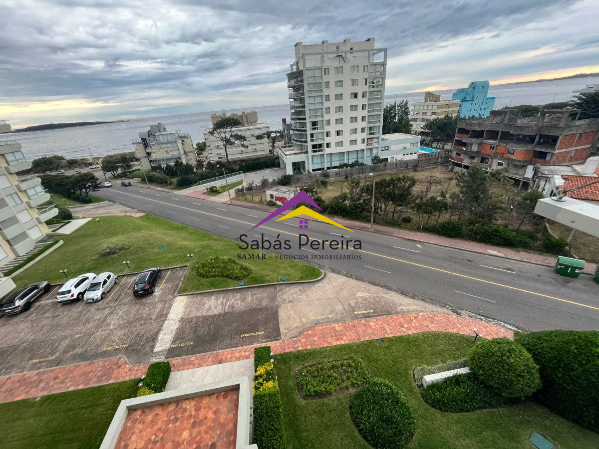 Apartamento ID.41024 - ALQUILER MANSA 3 DORMITORIOS CON SERVICIOS
