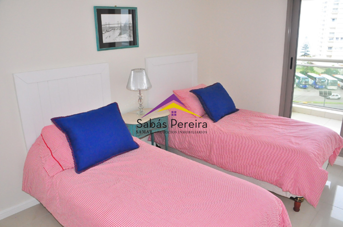Apartamento ID.40650 - Apartamento de primera, torre Imperiale con vista a la mar, 4 dormitorios