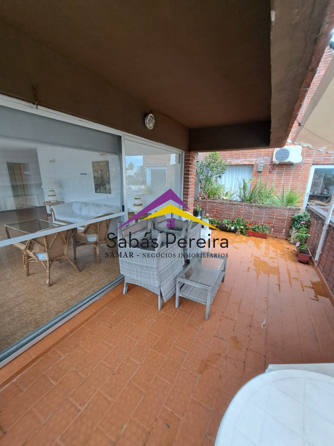 Apartamento ID.41057 - Apartamento de 3 dormitorios con amplia terraza en zona Faro