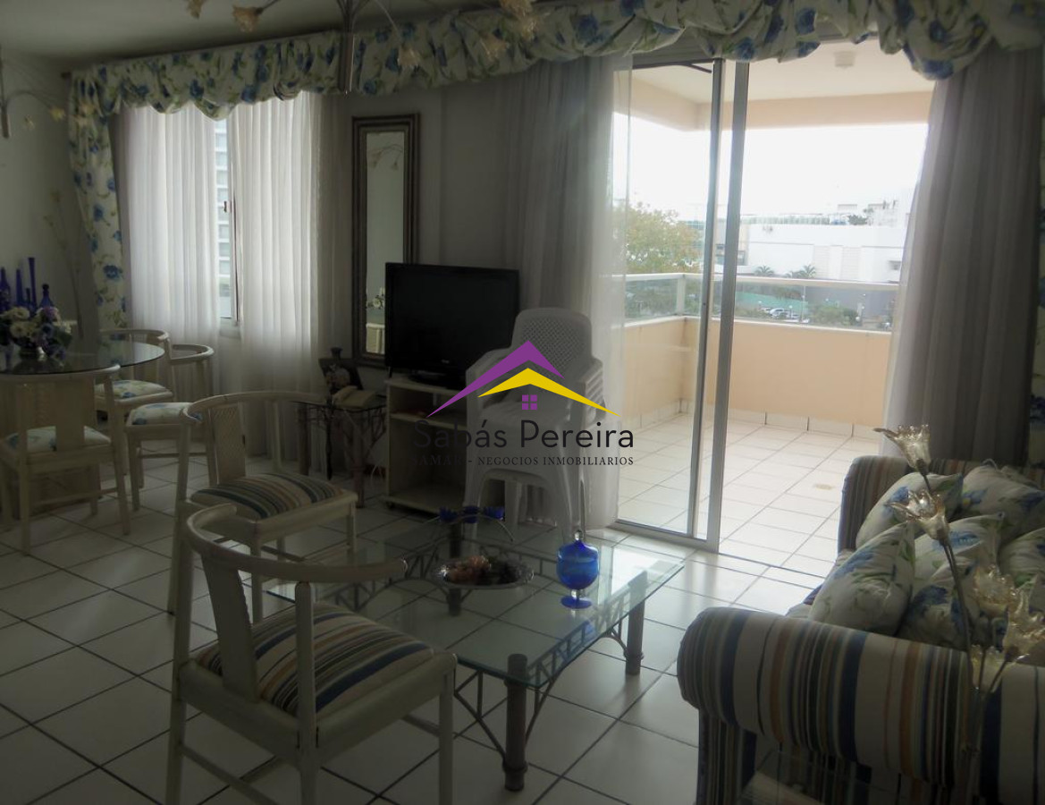 Apartamento ID.37566 - APARTAMENTO DE 2 DORMITORIOS VISTA A PLAYA MANSA EN ALQUILER TEMPORAL