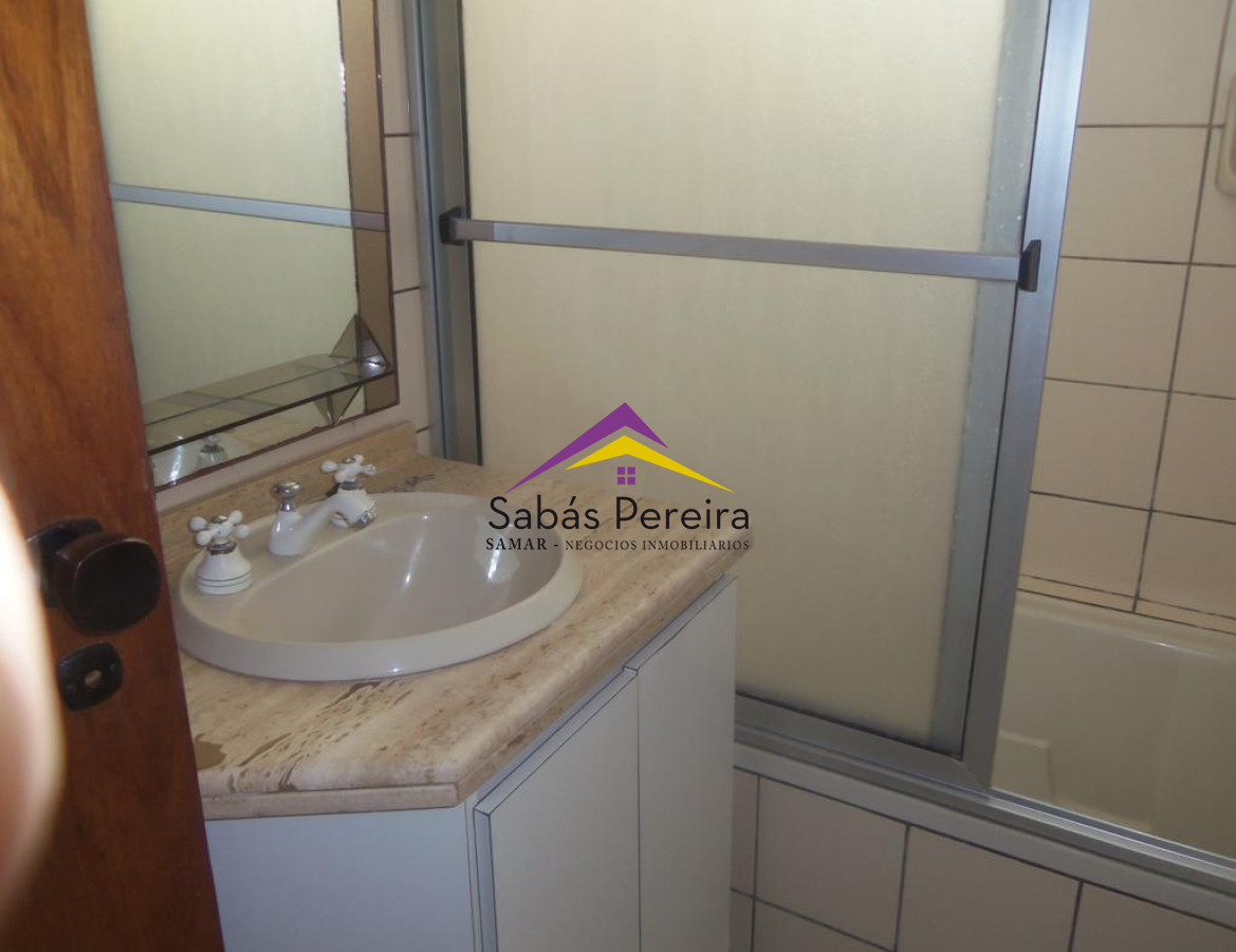 Apartamento ID.37566 - APARTAMENTO DE 2 DORMITORIOS VISTA A PLAYA MANSA EN ALQUILER TEMPORAL