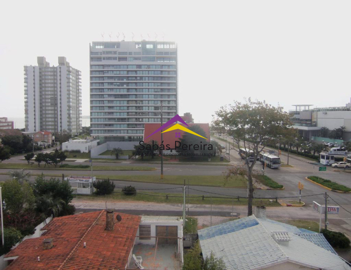 Apartamento ID.37566 - APARTAMENTO DE 2 DORMITORIOS VISTA A PLAYA MANSA EN ALQUILER TEMPORAL