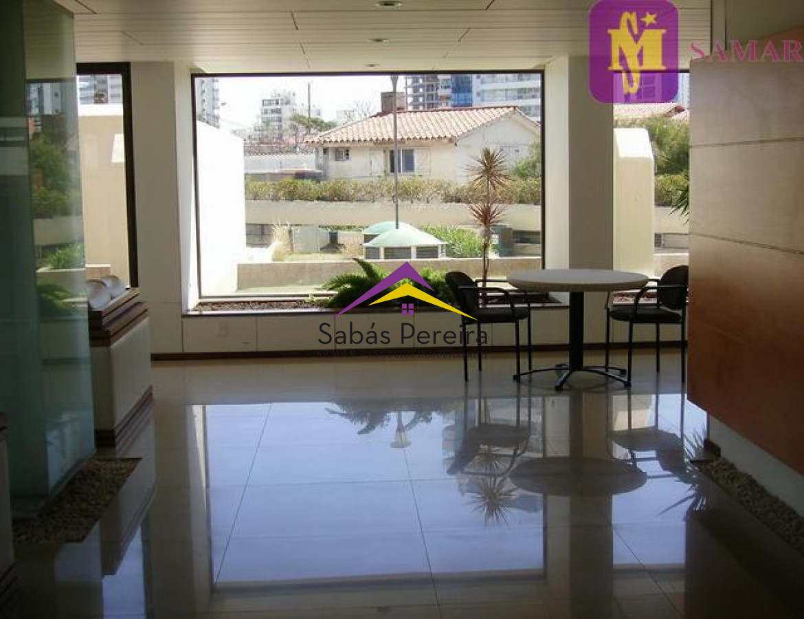 Apartamento ID.37646 - Alquiler temporario de apartamento en la brava, 3 dormitorios y dependencia