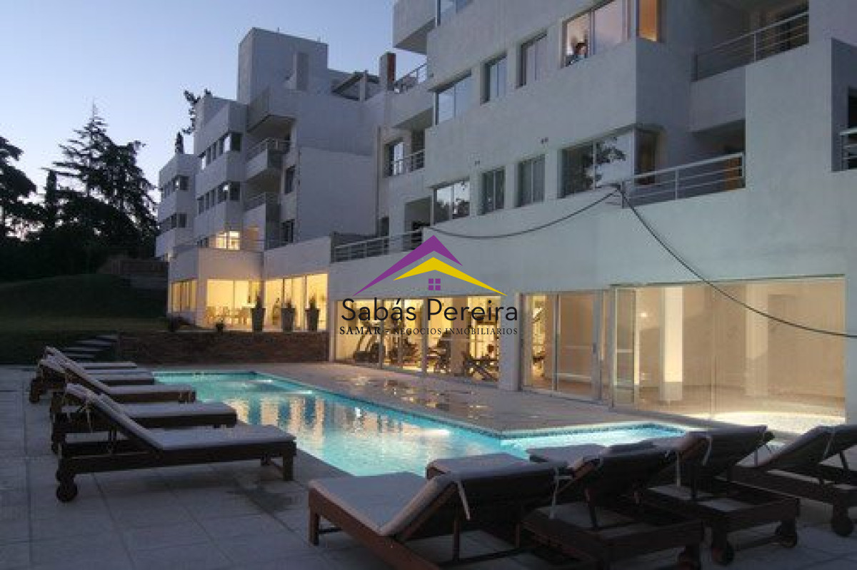 Apartamento ID.38802 - Apartamento en Rincón del Indio, 2 dormitorios en alquiler temporal. Con cochera